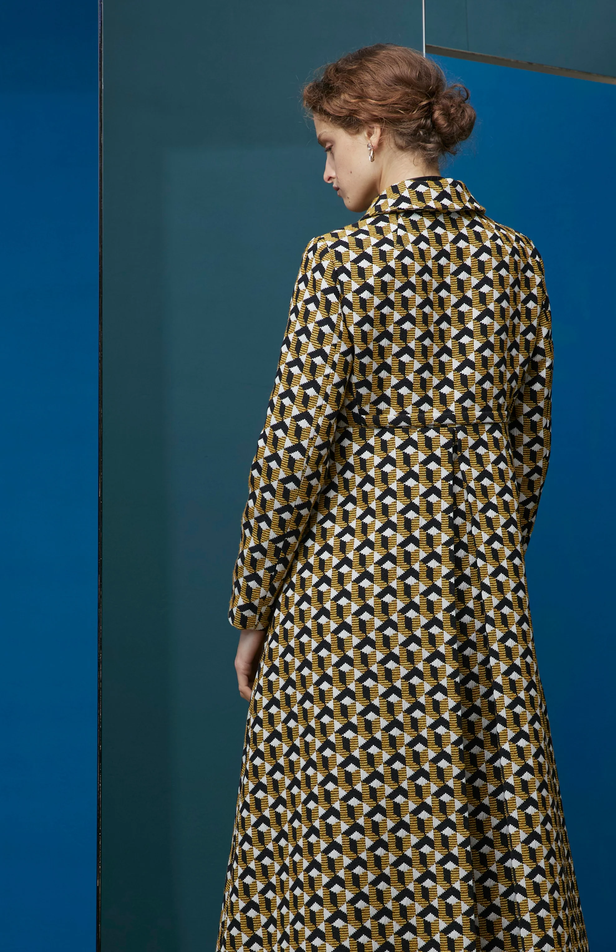 FW25-AB02 Abrigo tejido Jacquard geométrico. - Image 4