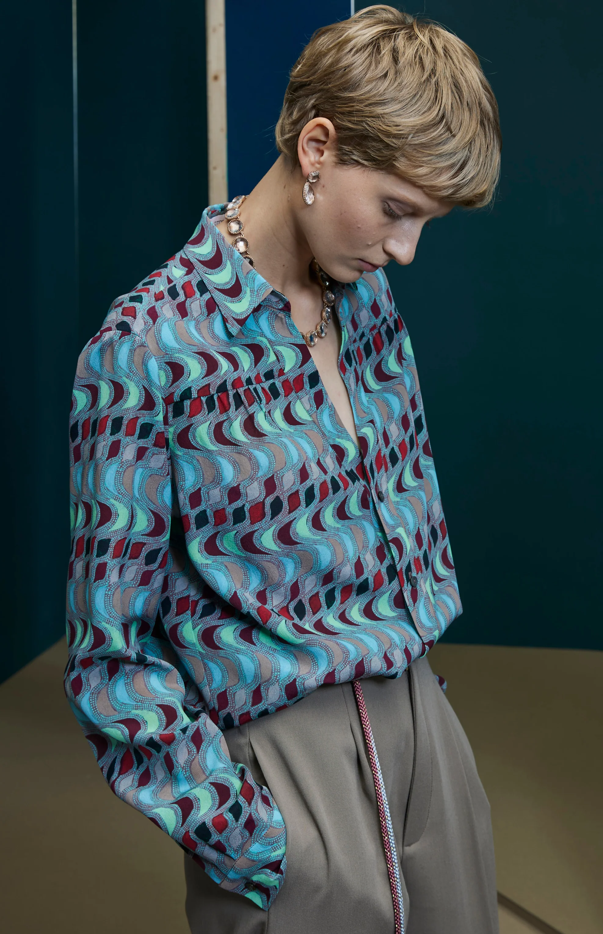 FW25-B003 Blusa azul estampado "Geométrico" - Image 3