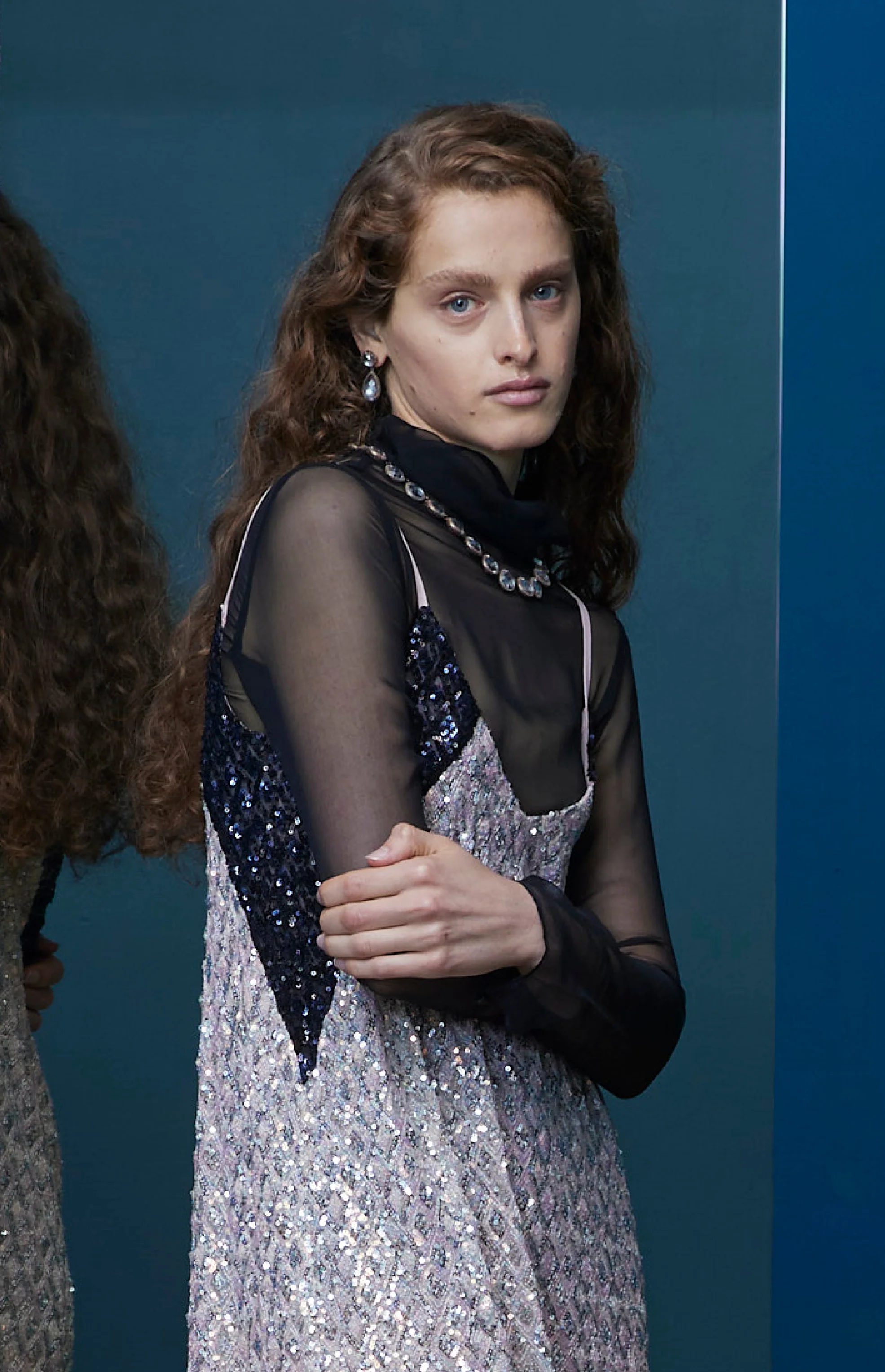 FW25-B006 Blusa en gasa de seda negra - Image 3