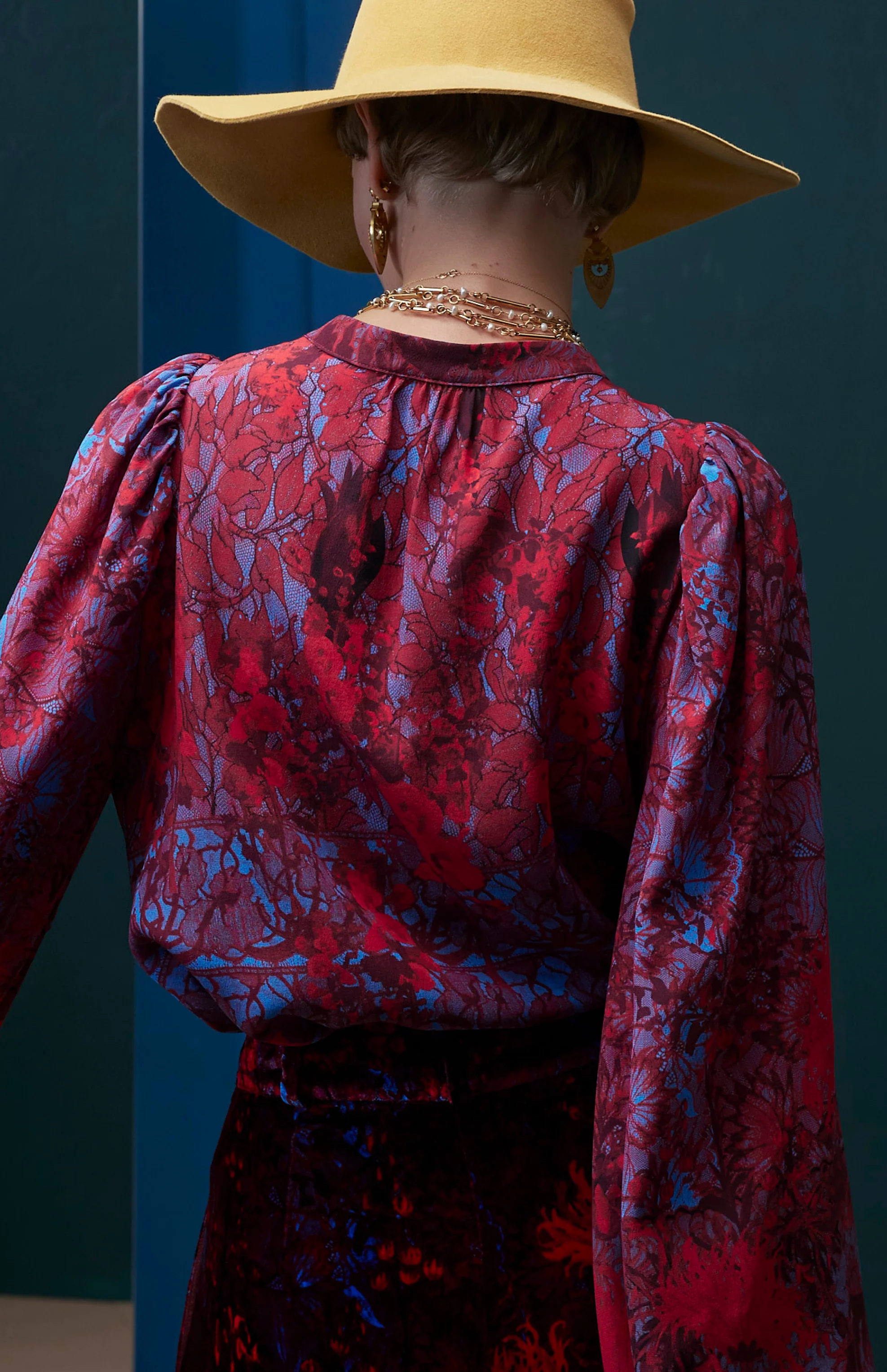 FW25-B007 Blusa étnica estampado "Floral sobre encaje" - Image 3