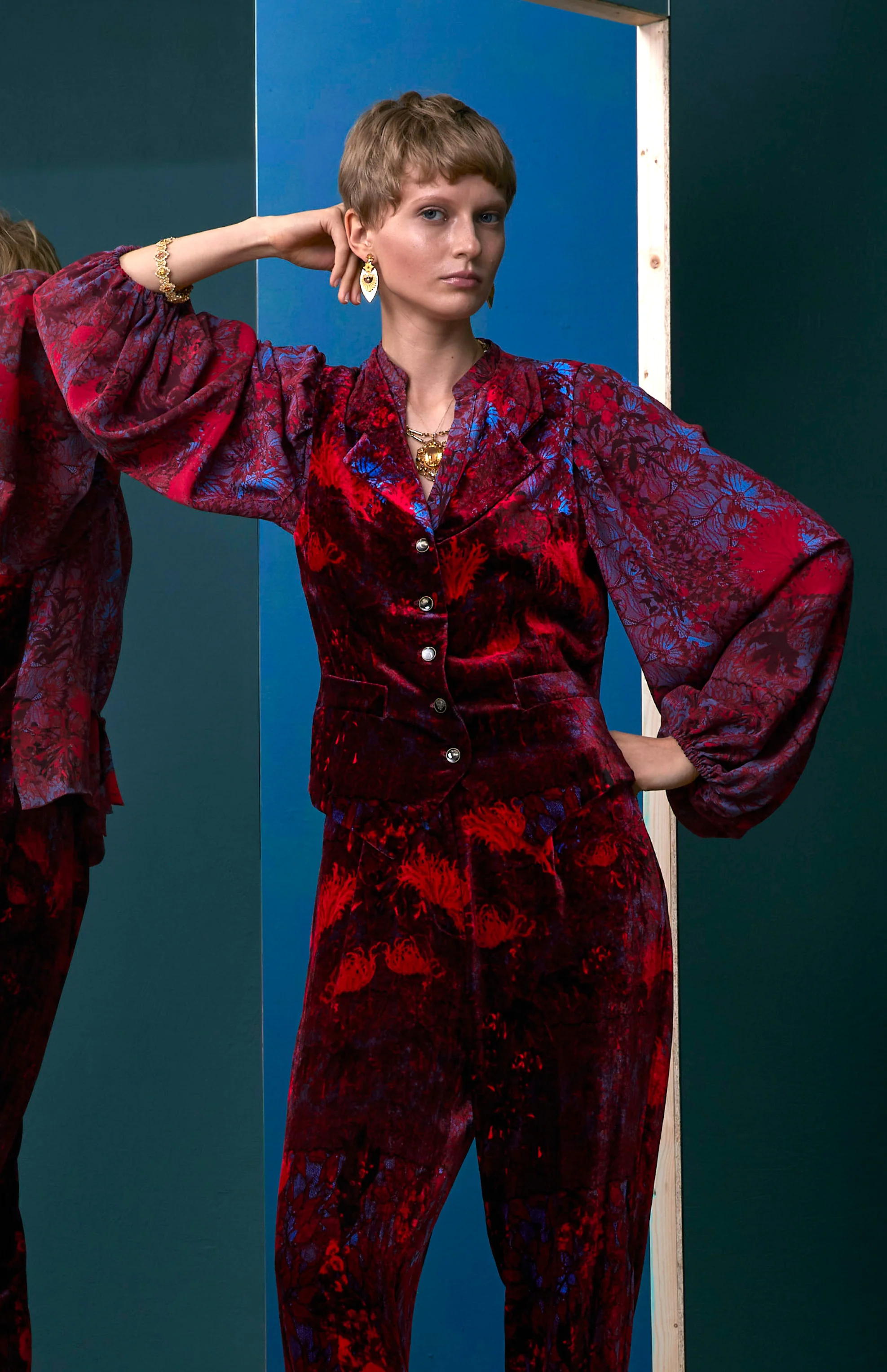 FW25-B007 Blusa étnica estampado "Floral sobre encaje" - Image 4