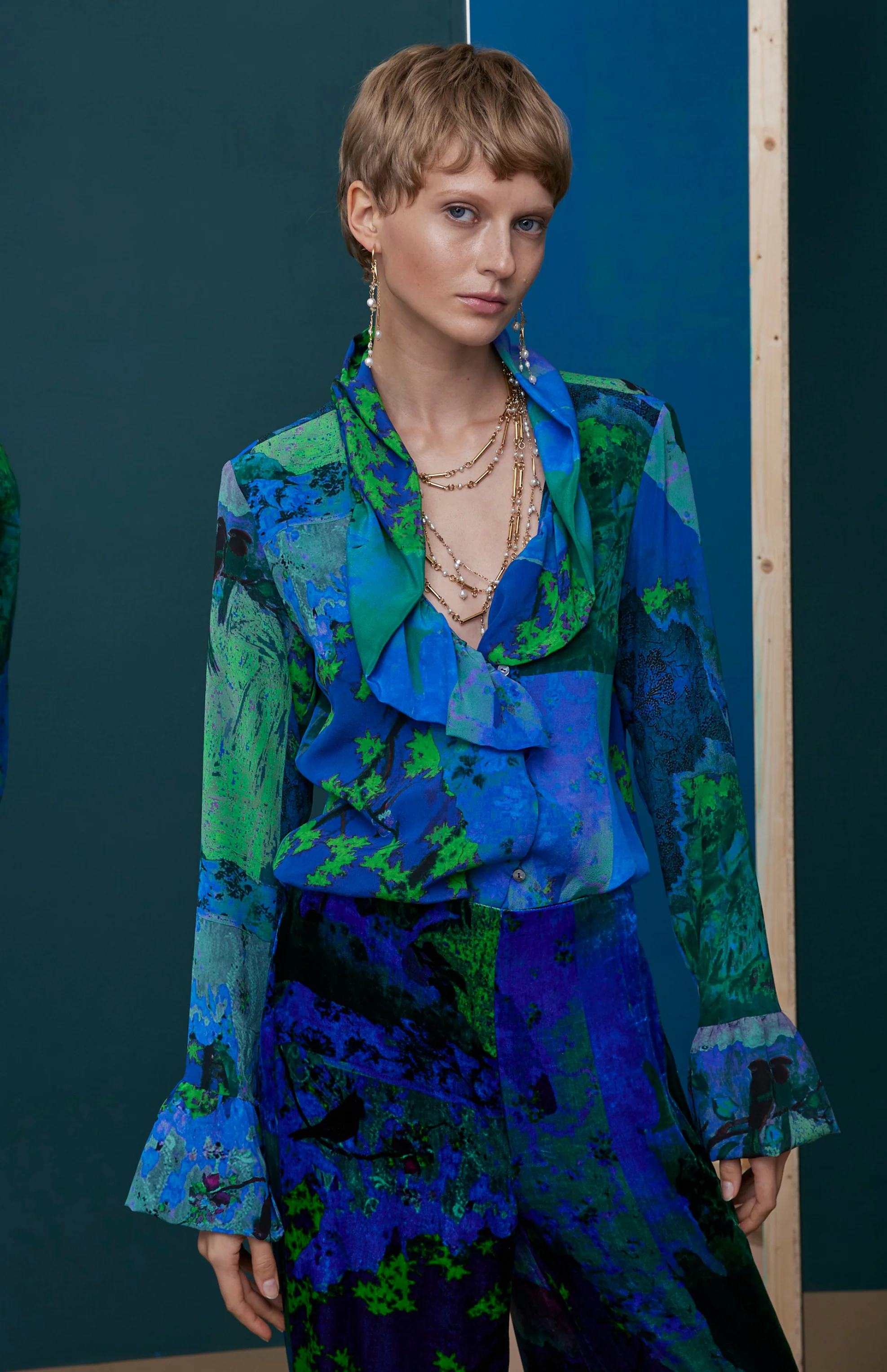 FW25-B009 Blusa pañuelo estampado “papel pintado” - Image 3