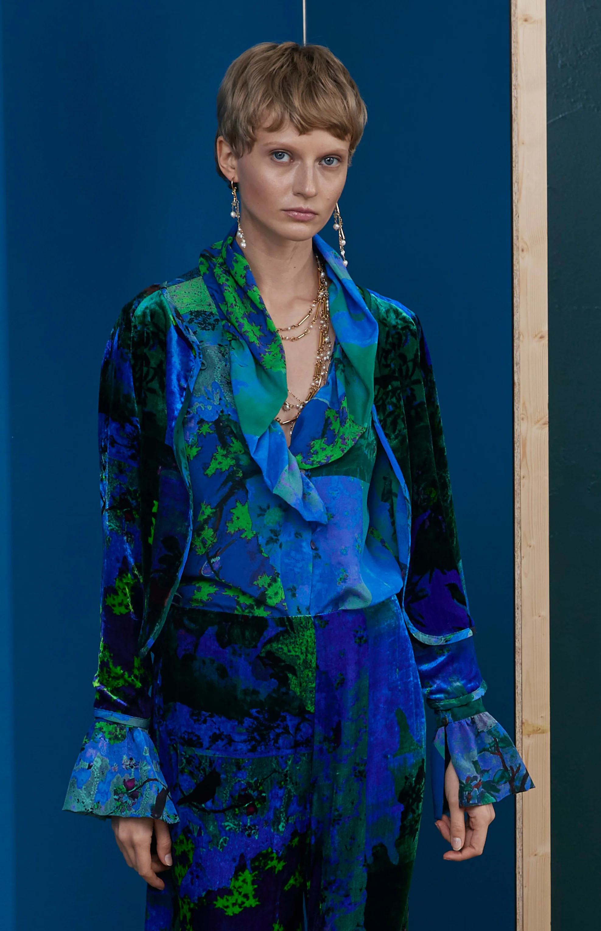 FW25-B009 Blusa pañuelo estampado “papel pintado” - Image 4