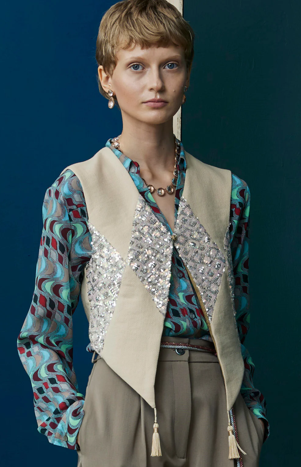 FW25-CH02 Chaleco patchwork en lana y lentejuelas - Image 3