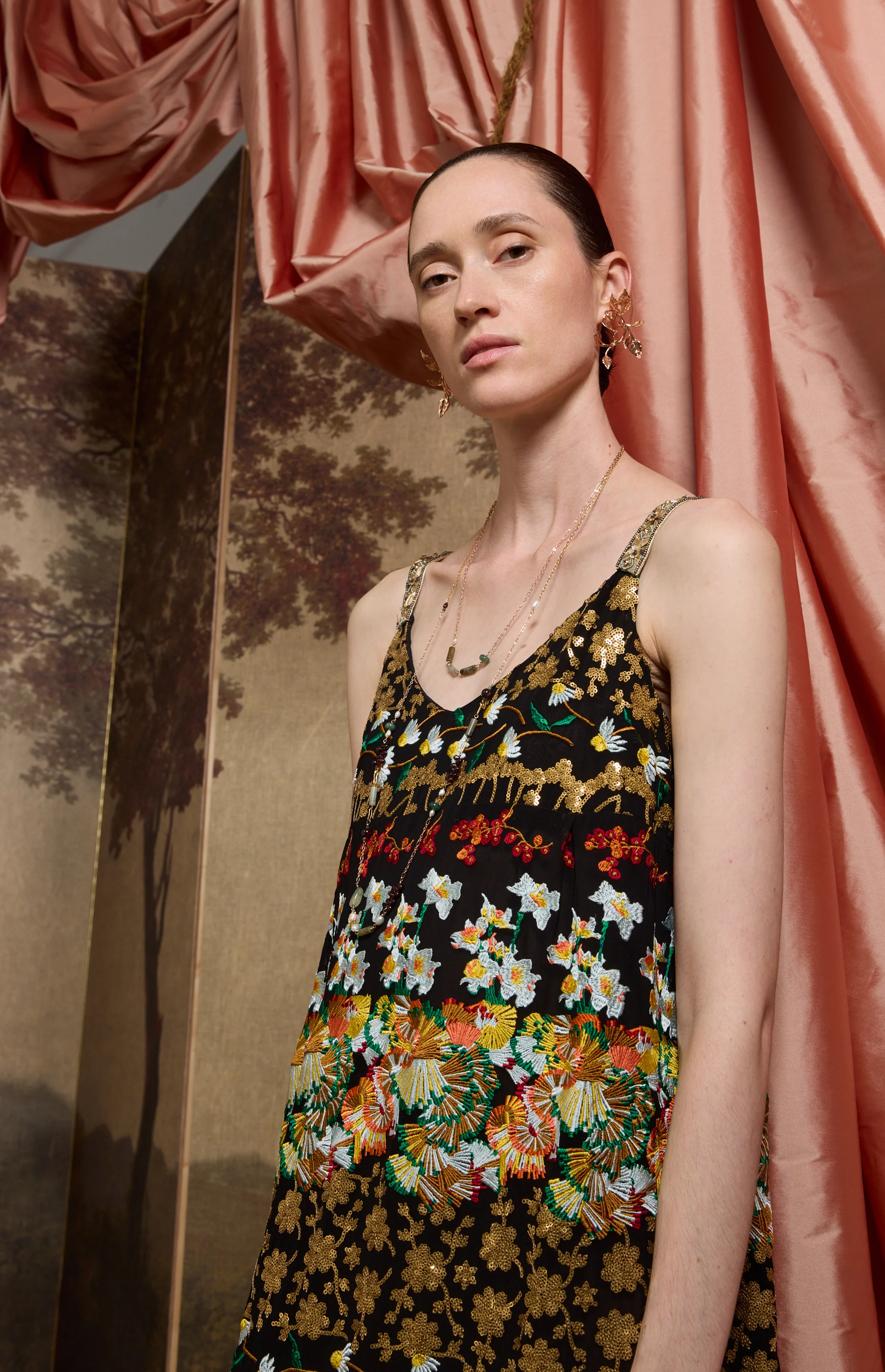 SS26 V016 Vestido bordado "Mosaicos Pompeya" - Image 3