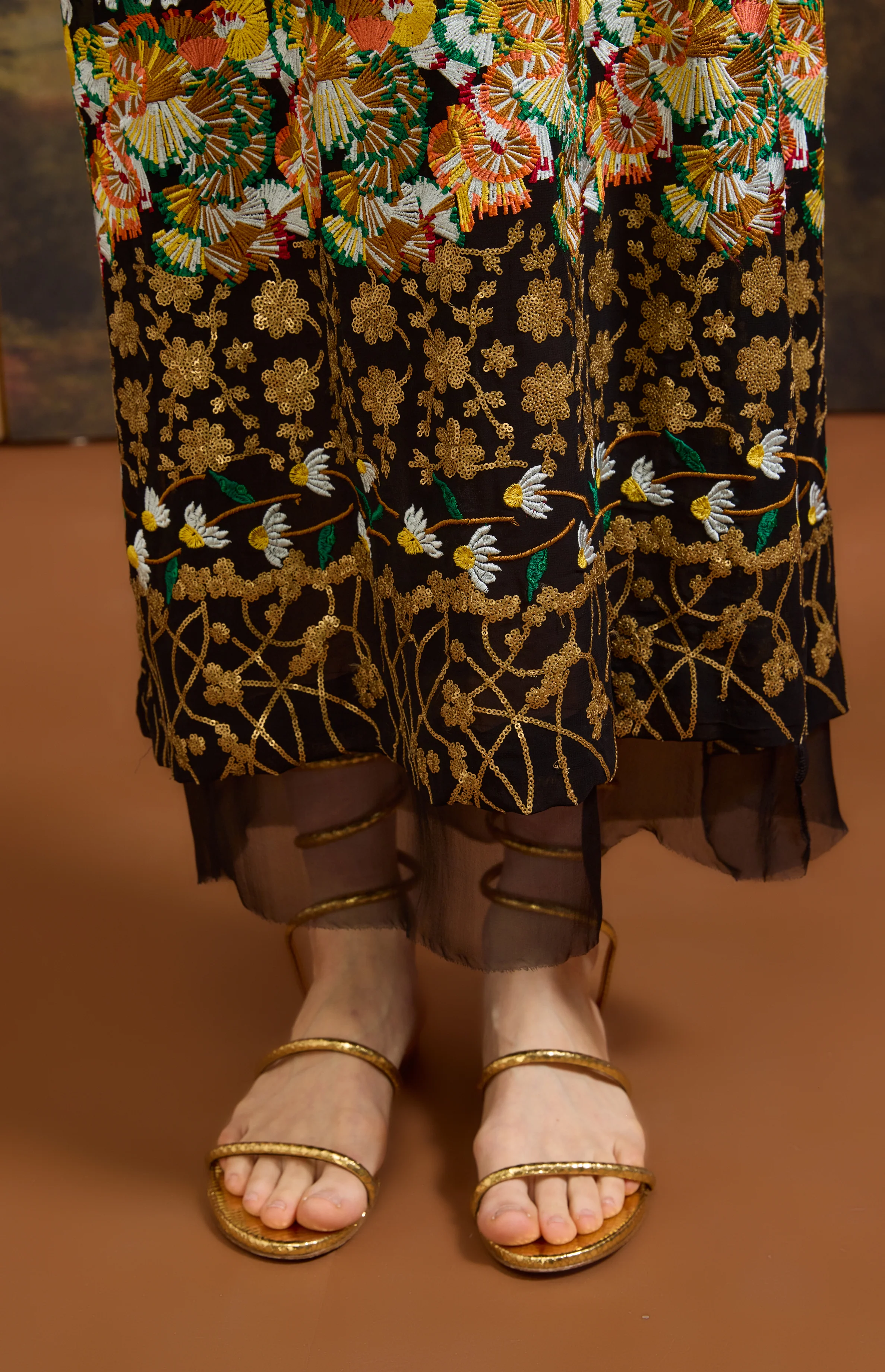 SS26 V016 Vestido bordado "Mosaicos Pompeya" - Image 4