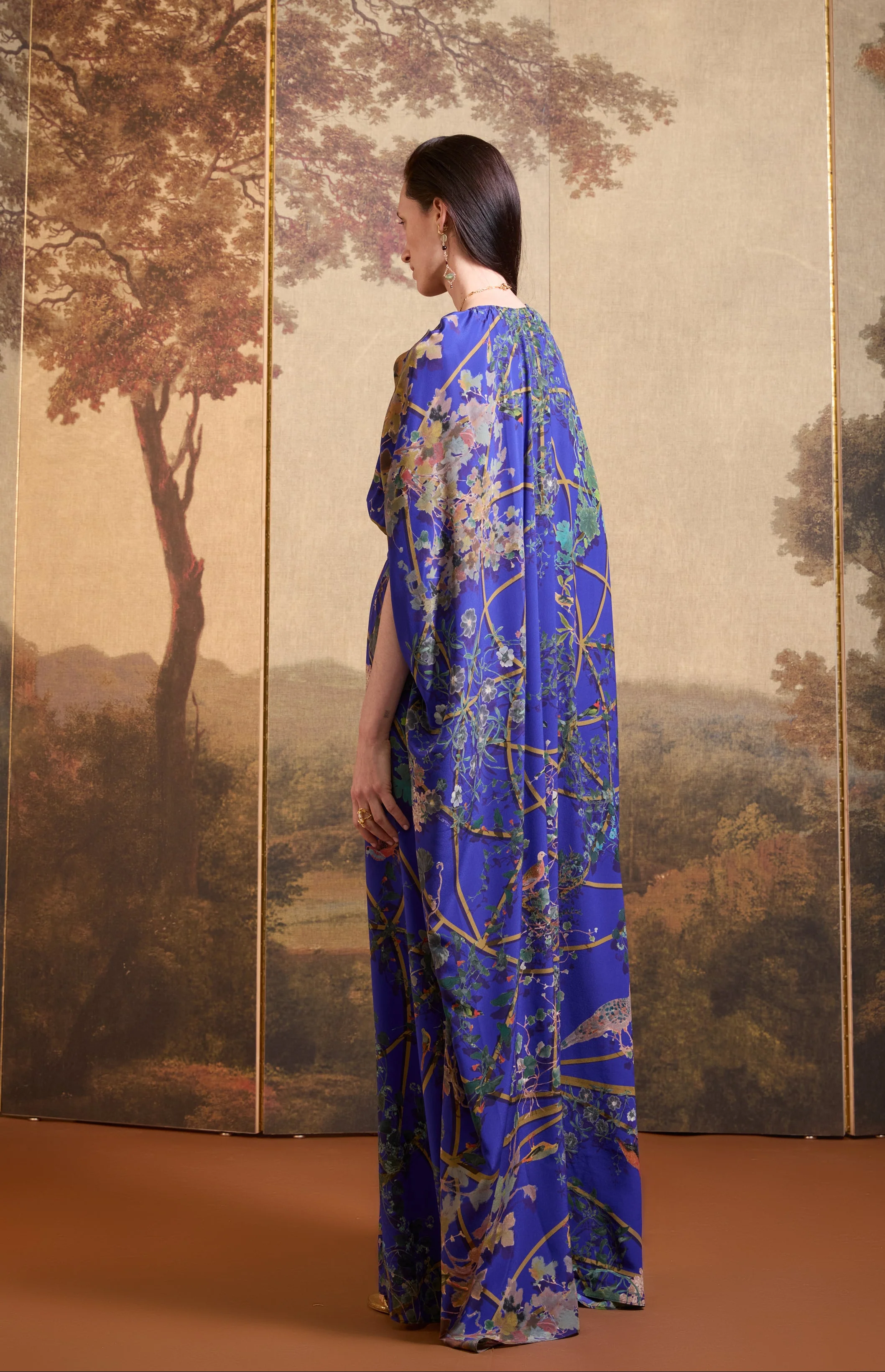 SS26-V023 Vestido capa estampado "Pérgola y pájaros" - Image 3