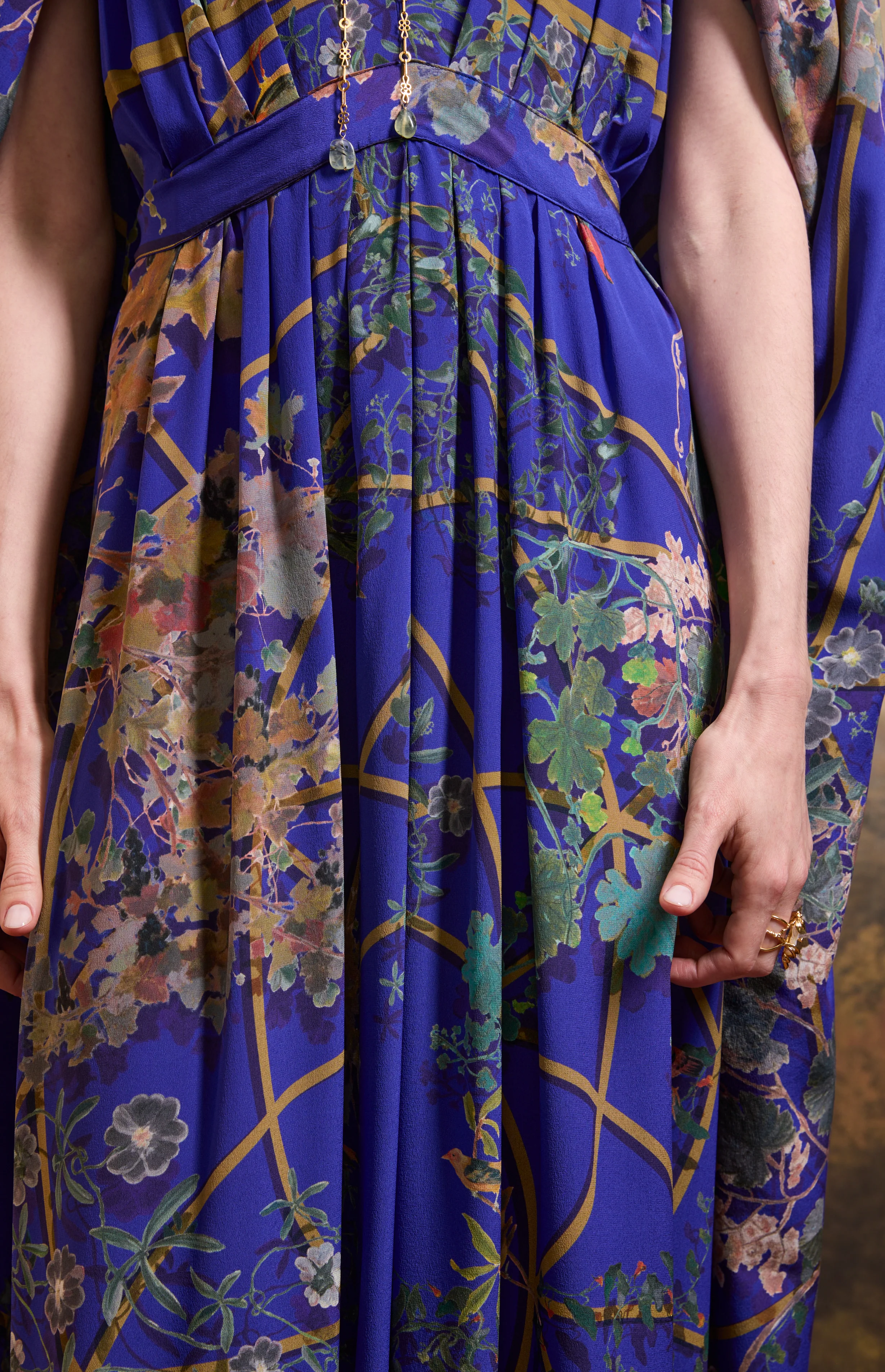 SS26-V023 Vestido capa estampado "Pérgola y pájaros" - Image 4