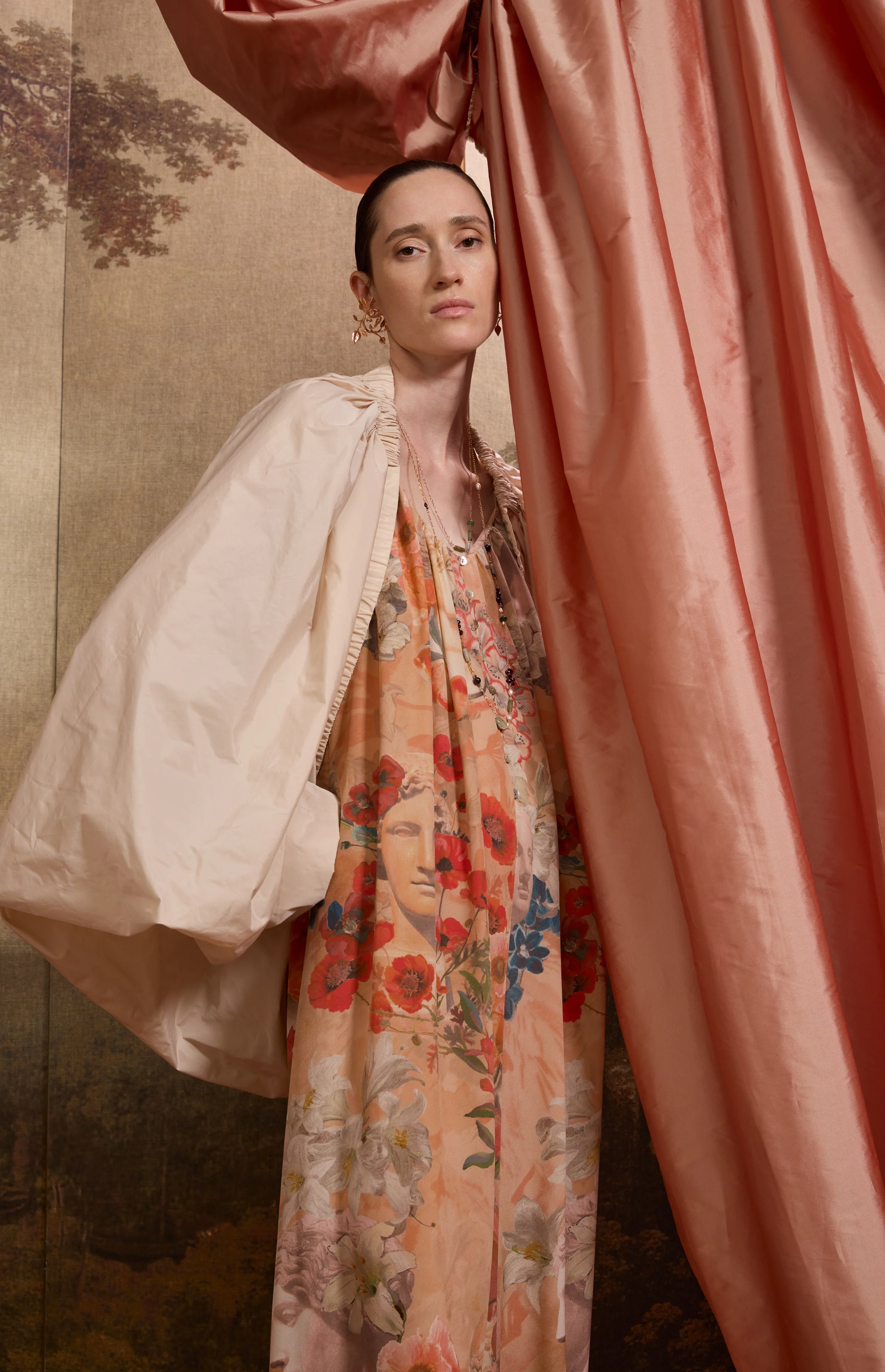 SS26-V026 Mono estampado "Flores y bustos" - Image 4