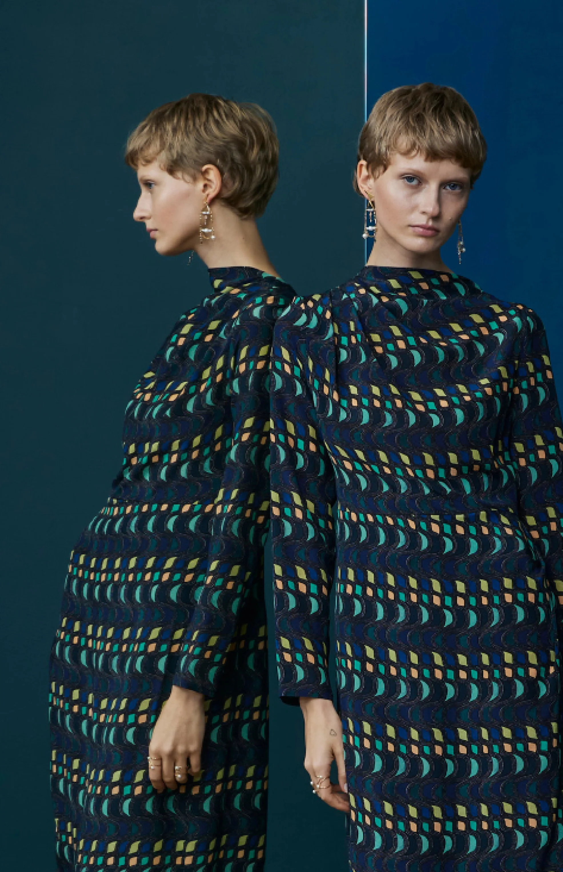 FW25-V002 Vestido recto estampado "Geométrico" - Image 4