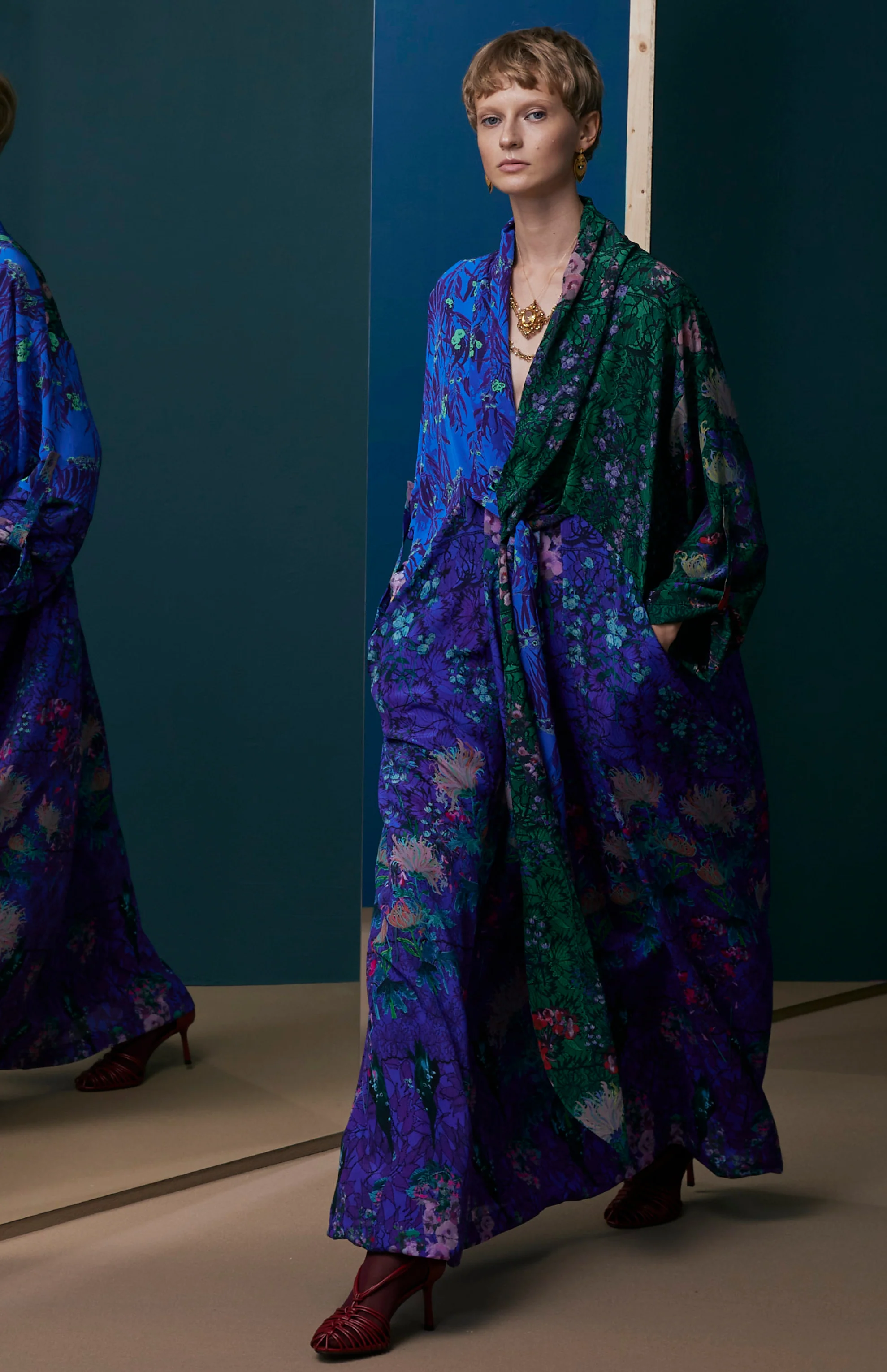 FW25-V011 Kimono estampado "Floral sobre encaje" - Image 3